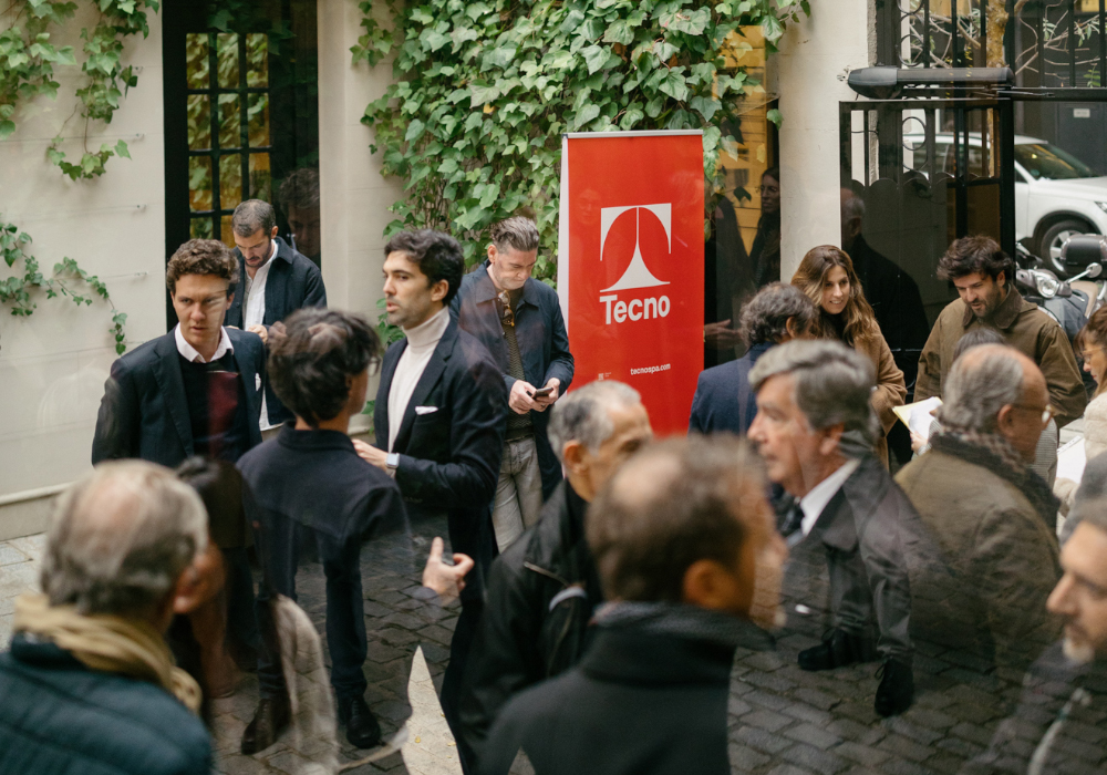 Cosmos en Madrid por Norman Foster Foundation, Tecno y Aretha