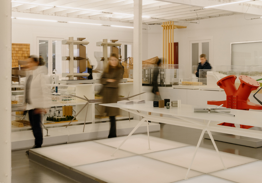 Cosmos en Madrid por Norman Foster Foundation, Tecno y Aretha